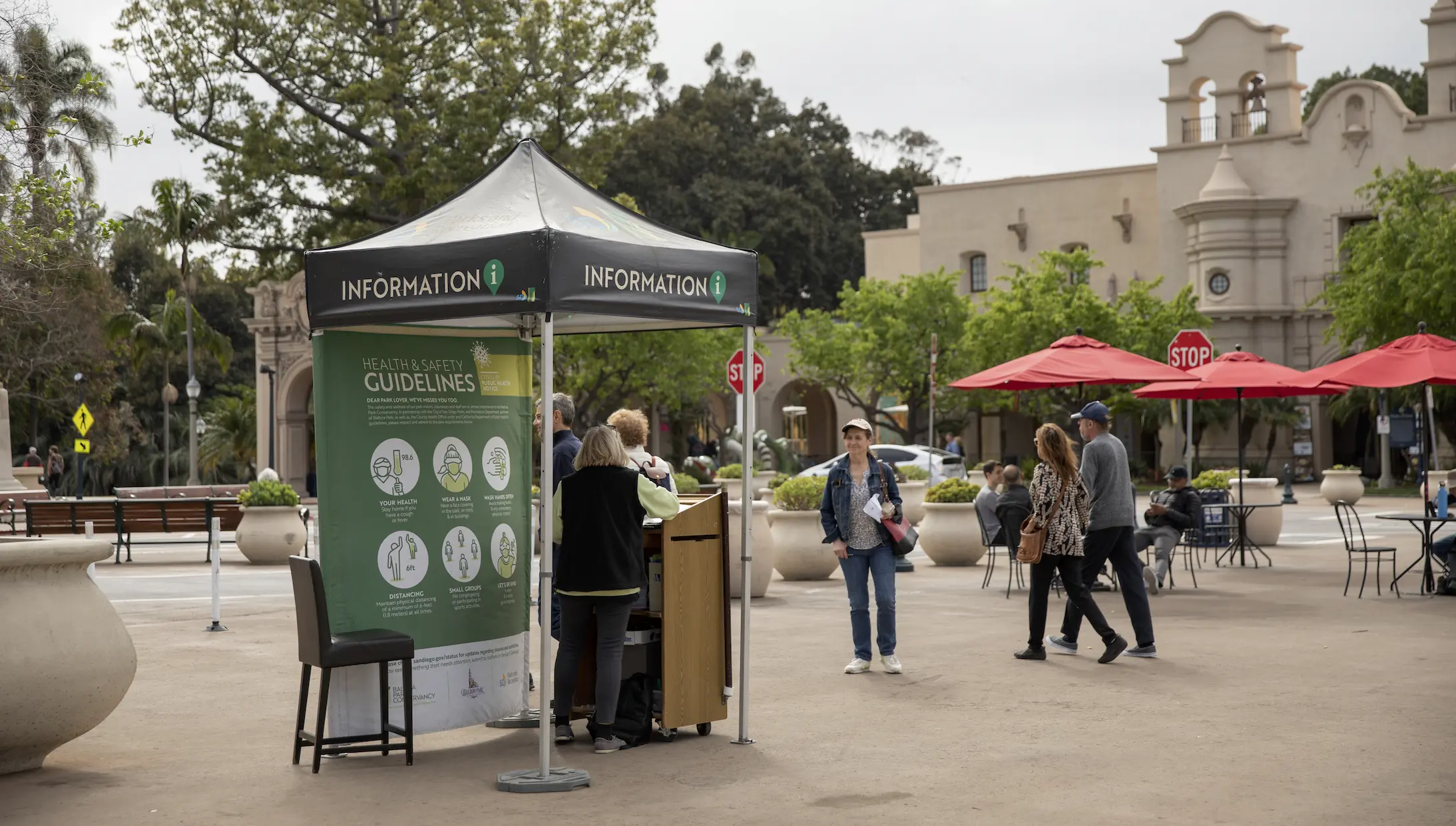 An information tent in front of the House of Hospitality for park visitors that is manned by Visitor Center staff.